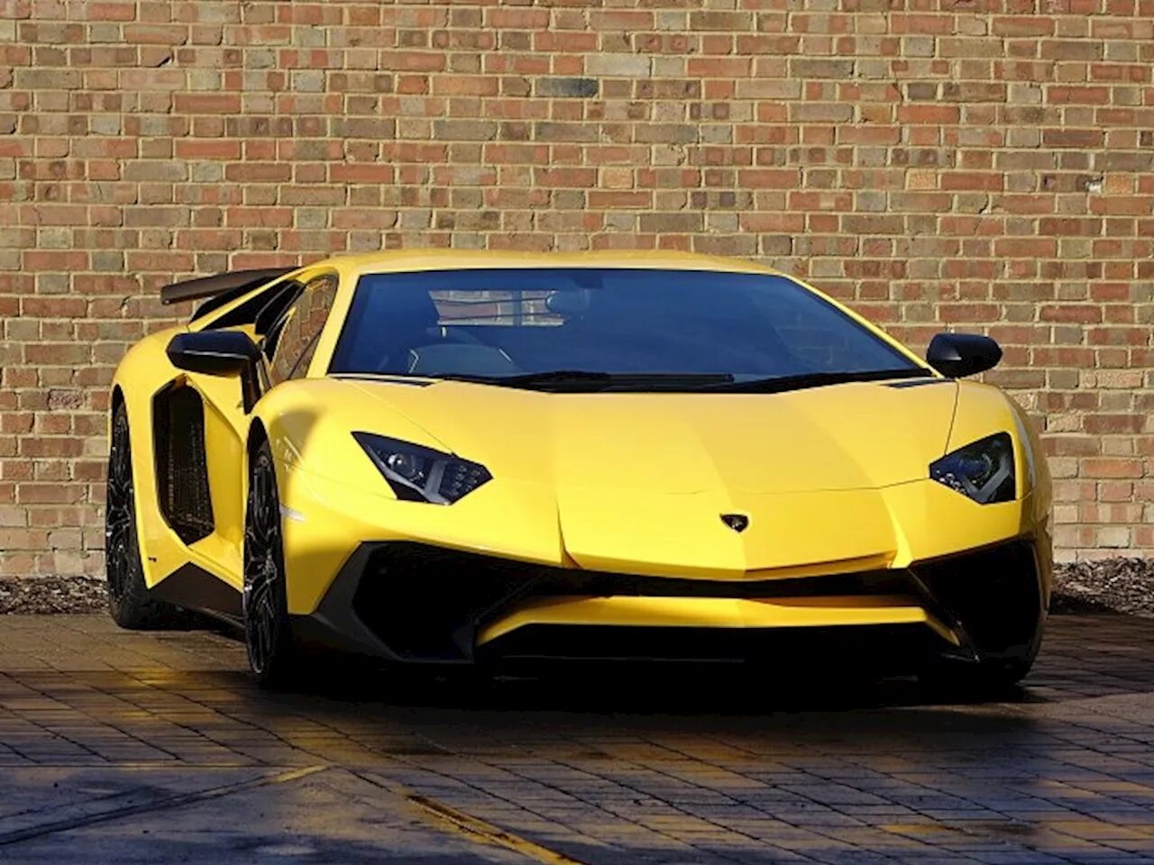 Lamborghini мурселаго желтая. Lamborghini with a4. Фотосессии ламборгини и лошадь. Ламборгини 16:9. Lamborghini 16.