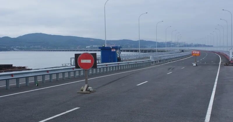 Де фриз приморский. Мост Седанка де фриз. Владивосток мост селанка кфртз. Мосты Владивостока Седанка Дефриз. Низководный мост Владивосток.