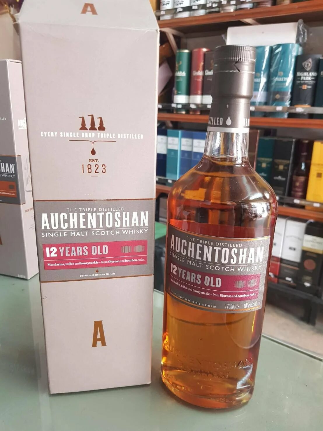 Auchentoshan single. Auchentoshan 12 Single Malt. Auchentoshan Single Malt Scotch Whisky 12 y.o.. Виски Auchentoshan 12. Auchentoshan шрифт.