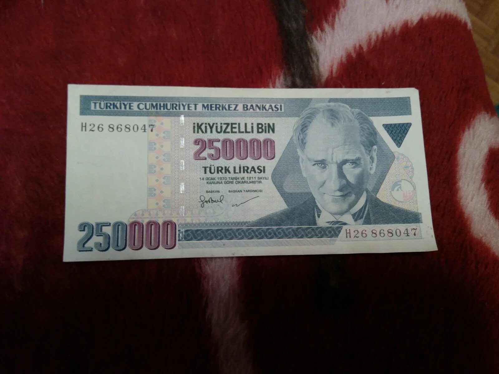 Турецкие деньги название. Турецкие Лиры старые купюры. 1 доллар в турции на сегодня