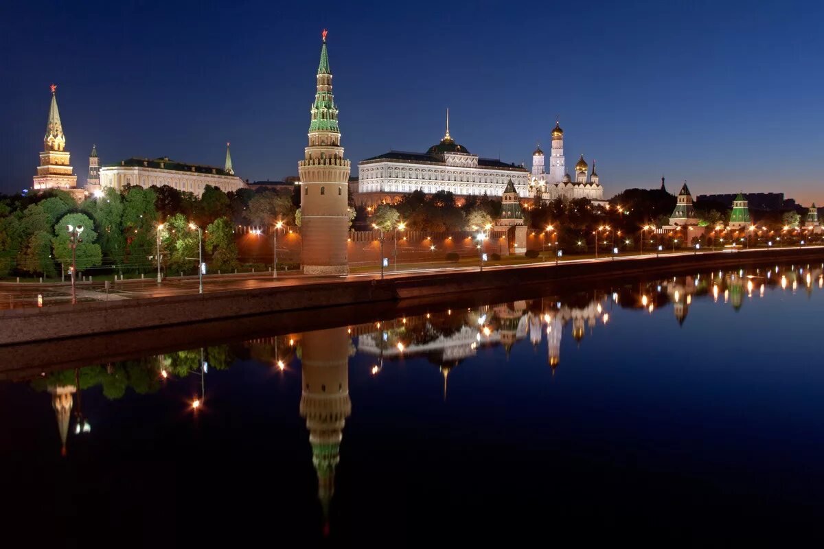 Время и место будут известны. Кремль Москва. Ночной Кремль Москва. Большой Кремлёвский дворец ночью.