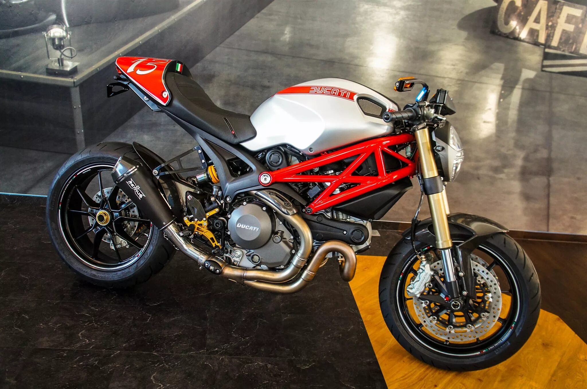 Ducati monster evo. Дукати монстер 1100 эво. ducati monster 1100 evo. ducati 1100 evo custom. ducati monster 1100 evo tuning.