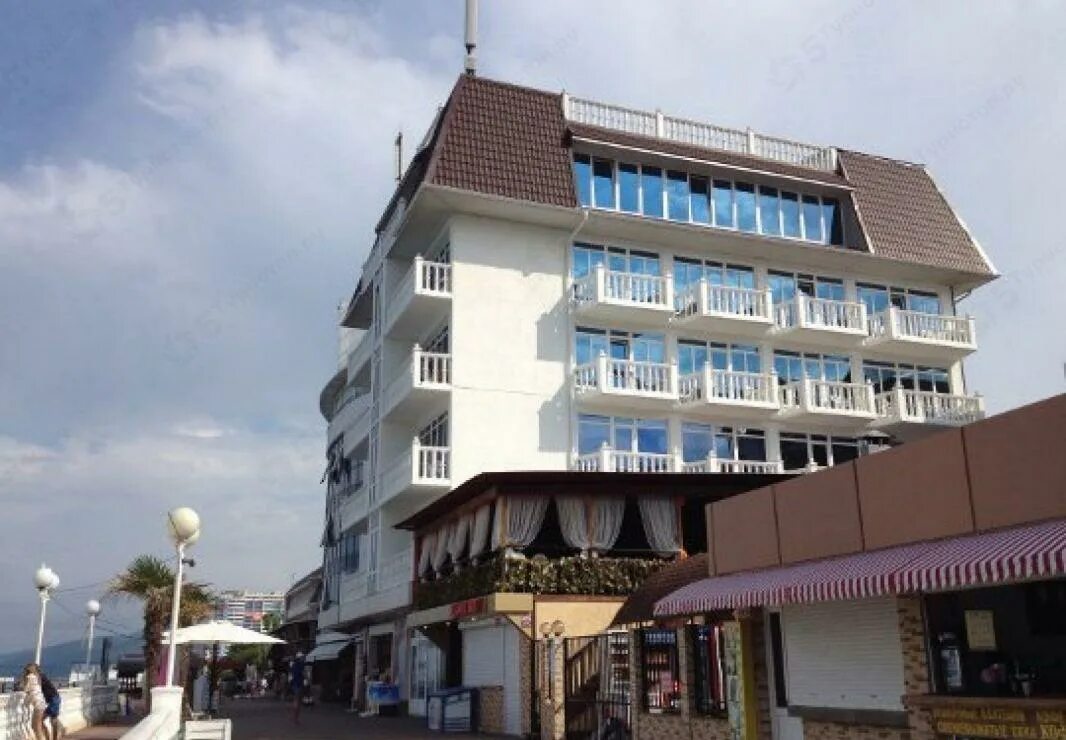 Гостиница севен лазаревское. Гостиница черное море лазаревка. Гостиница виктория лазаревское. Лазаревское черное море гостевой дом. Лазаревское гостиницы у моря.