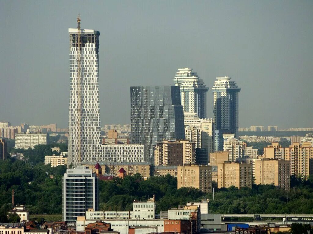 Дом на мосфильме. Высотка на Мосфильмовской. Скуратов небоскреб на Мосфильмовской. ЖК «дом на Мосфильмовской» (Москва). Дом на Мосфильмовской, Москва, Мосфильмовская улица, 8.