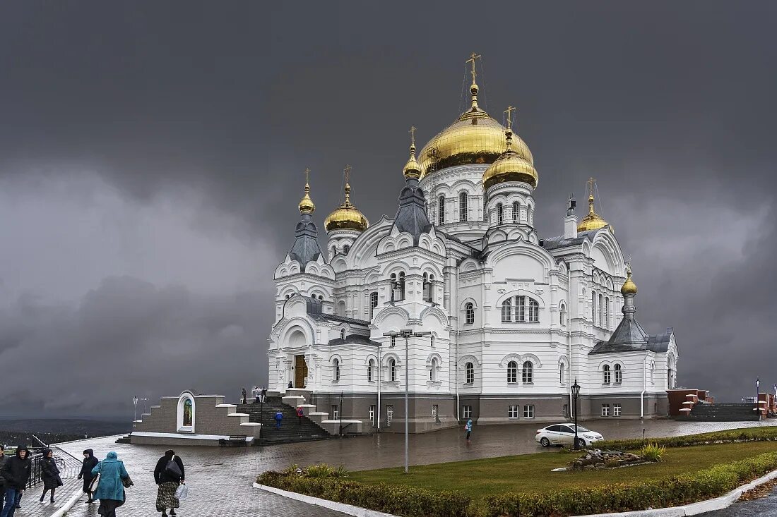 Белогорский Свято-Николаевский миссионерский мужской монастырь. Уральский Афон Белогорский монастырь. Церковь Белогорье Пермский край. Храм Белогорский монастырь.