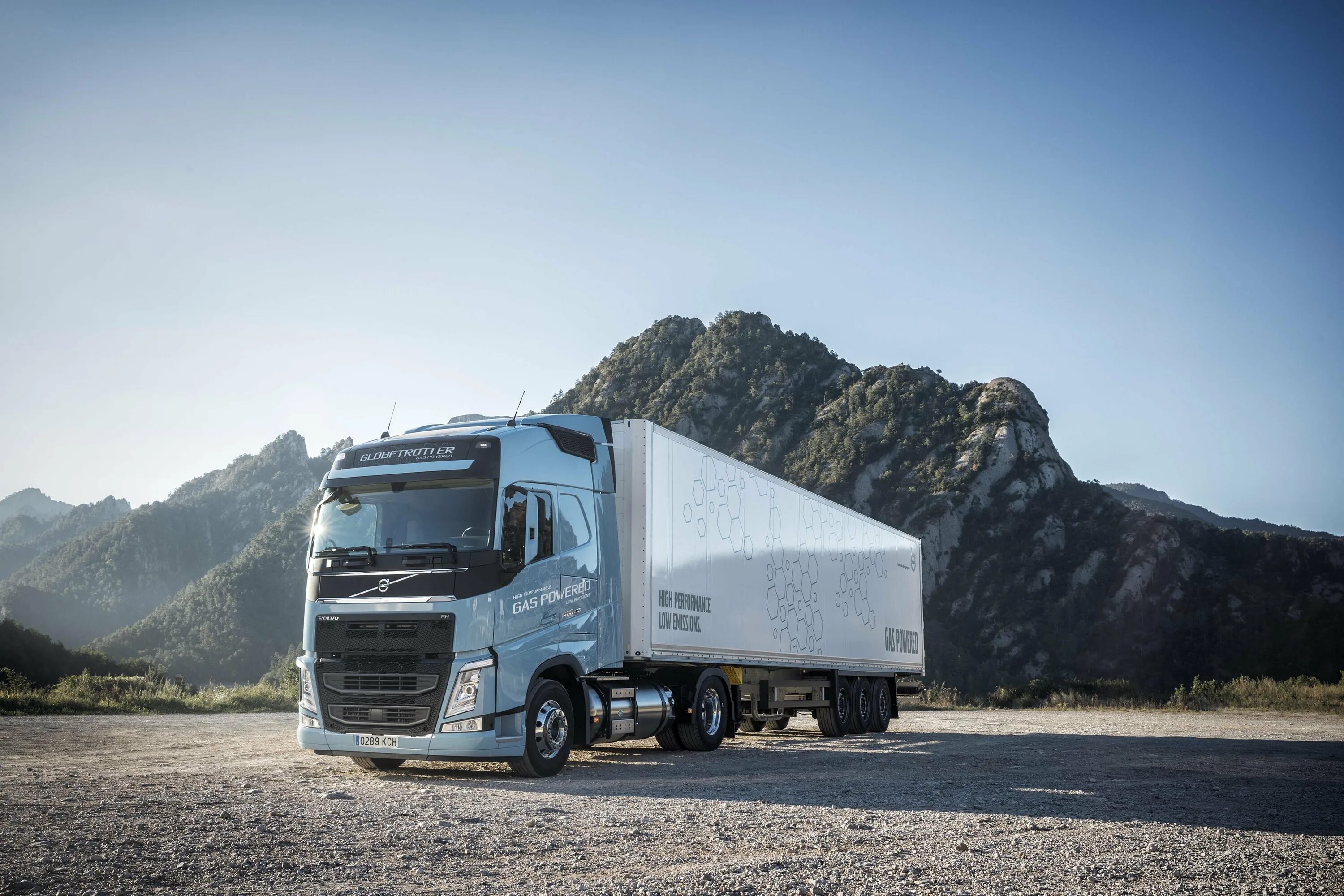 Грузовые автомобили европы. Грузовые фуры Вольво. Volvo трак. Volvo Trucks 2050. Logistic Truck Volvo.