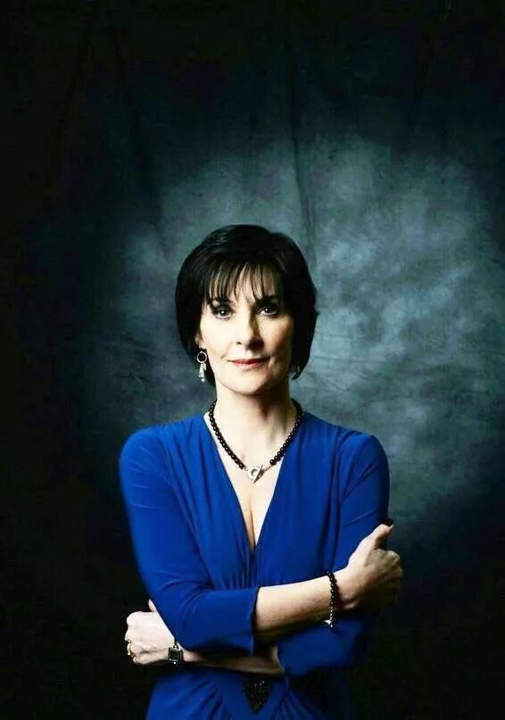 Эния бастианини. Enya в молодости. Эния в молодости. Enya music. Эния патриша.