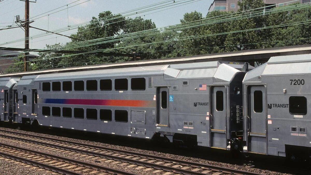 Поезд Commuter Train игрушка. Skyrail поезда. 4044 Railcar. Via Rail Passenger cars.