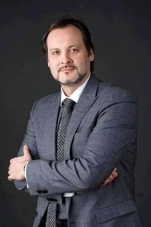 Где живет абдразаков. Аскар абдразаков. аскар амирович абдразаков. аскар абдразаков оперный певец. абдразаков ильдар амирович.