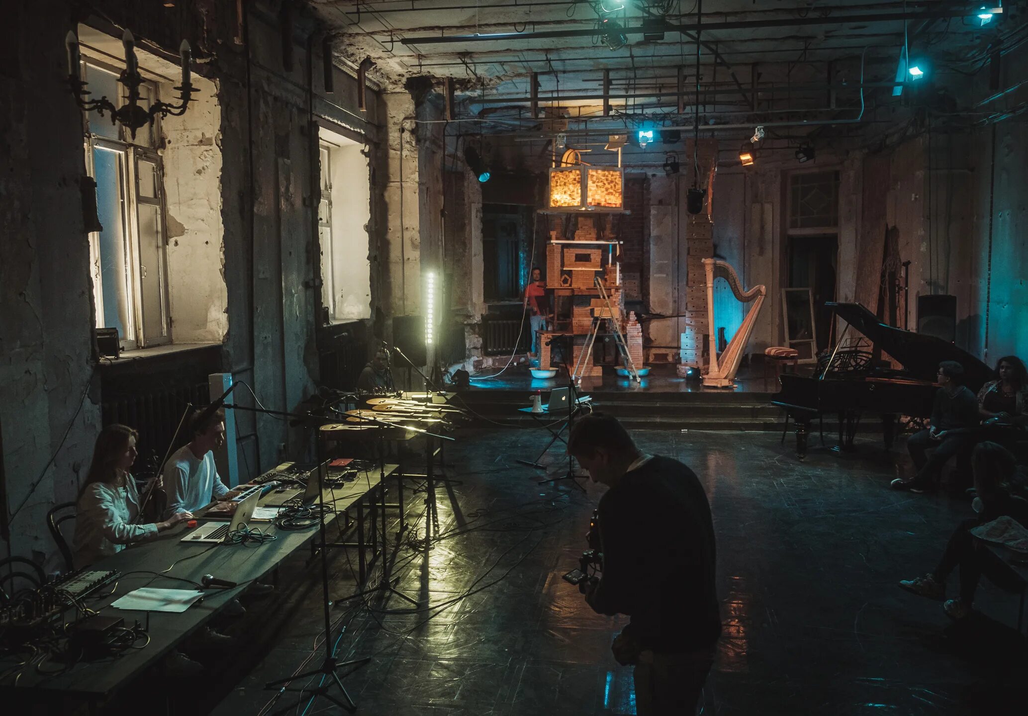 Музейно-выставочный центр «солянка мск». Галерея-мастерская граунд солянка. Гранд солянка галерея. Музейно-выставочный центр «солянка мск». Галерея-мастерская граунд солянка.