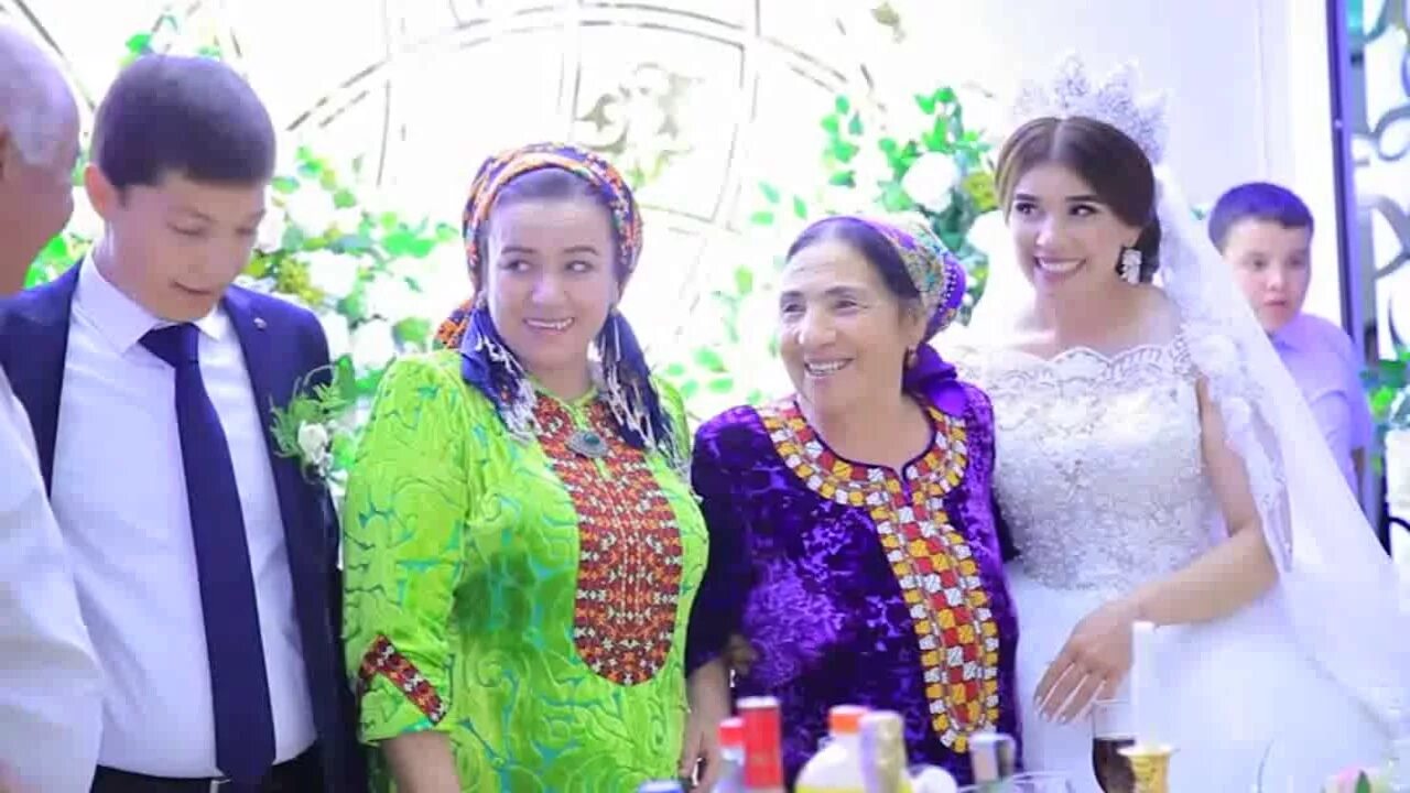 Gulalek gulmyradowa. Gulalek hojamberdiyewа. ruslan gulalek toy. turkmenabat atjylik. аделина 2006 года туркменабат.