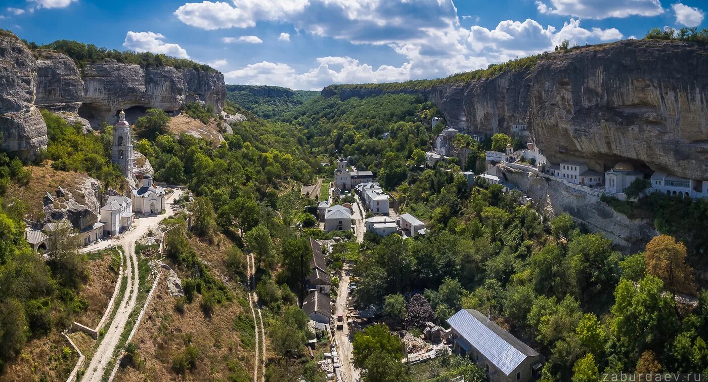 Города крыма бахчисарай. Свято-успенский монастырь бахчисарай крым. свято-успенский пещерный монастырь (г. бахчисарай). успенский монастырь бахчисарайский район пещерный город. успенский пещерный монастырь (г. бахчисарай).