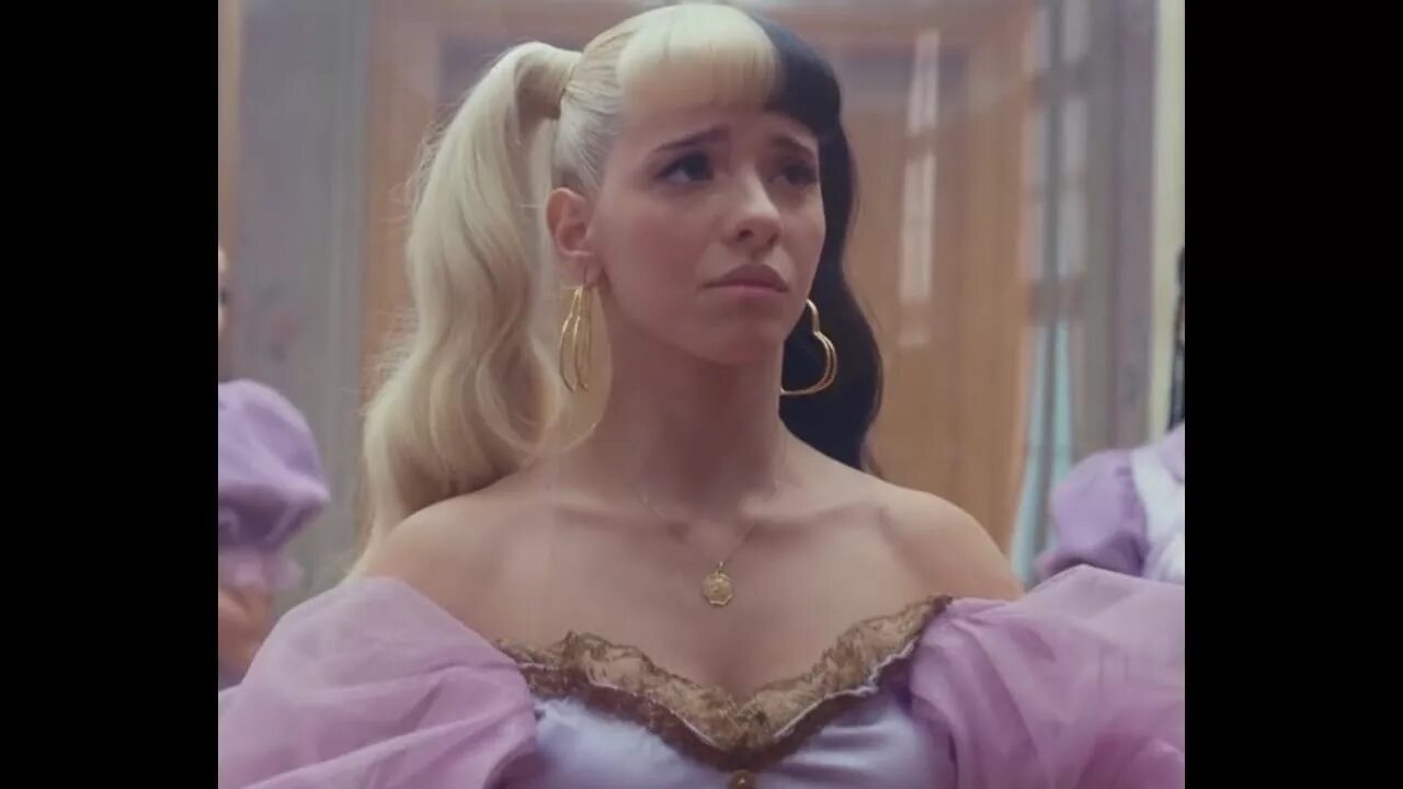 Detention melanie. Melanie martinez 2022. Мелани мун прибивают грудь. Мелани мартинес. Crybaby k12.