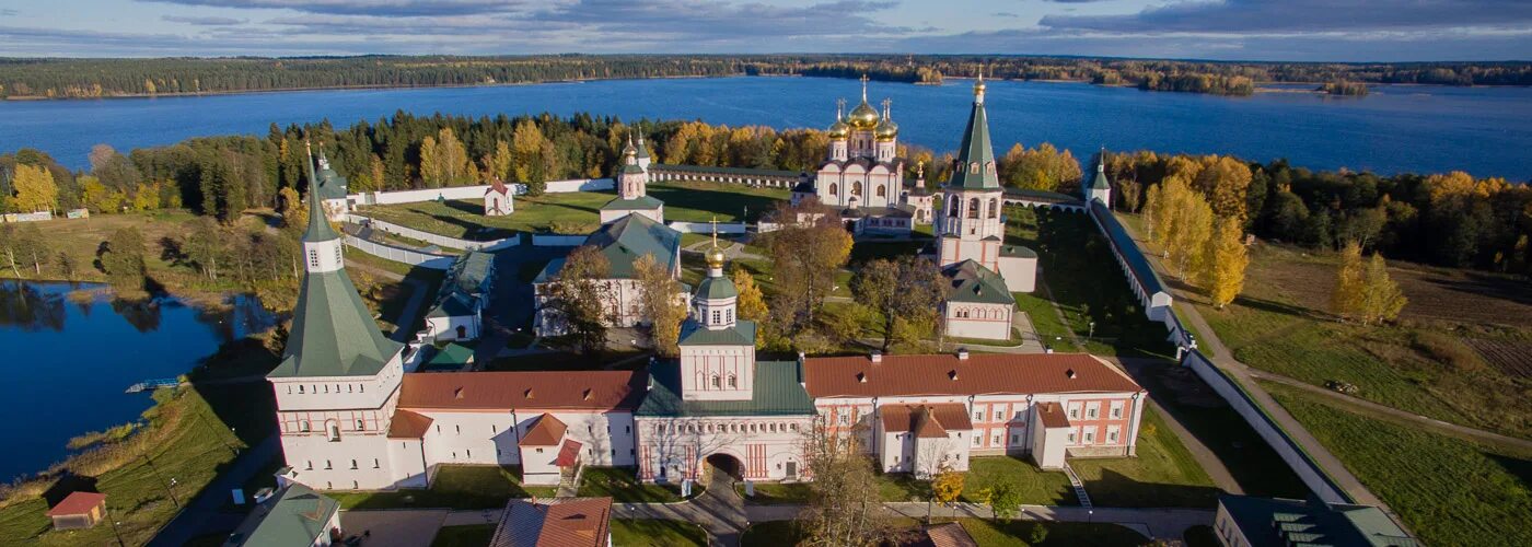 Иверский монастырь на Валдае. Валдай монастырь Иверской Божьей матери. Валдай Иверский монастырь гостиница. Мост на Иверский монастырь Валдай. Валдайский жемчужине средней полосы россии