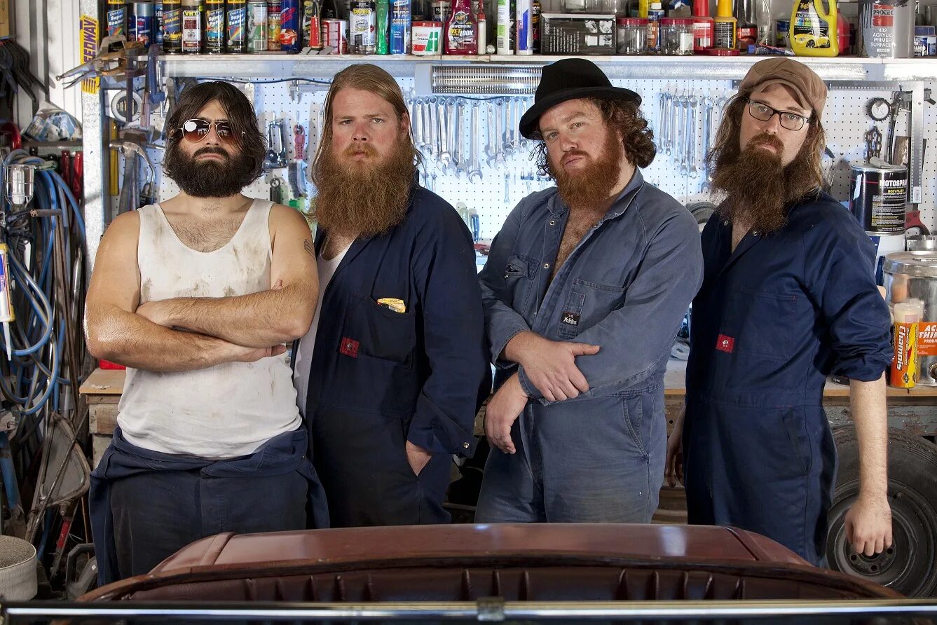 Борода групп. The beards группа. четыре бородатых мужика. бородатые мужики группа. много бородатых.