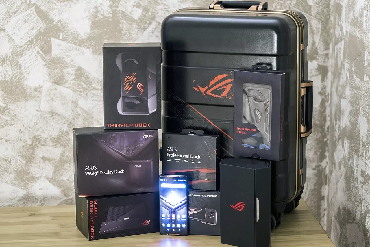 ASUS ROG Phone 5. ASUS ROG Phone чемодан. ASUS ROG Phone комплект. ASUS ROG Phone 6 аксессуары. Asus rog 5 купить