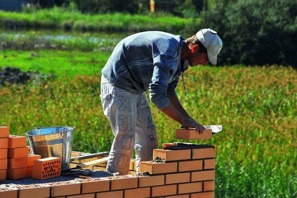 сколько каменщик может положить кирпича за день. кирпичная калитка. кладка кирпича. сколько каменщик может положить кирпича за день. сколько каменщик может положить кирпича за день.