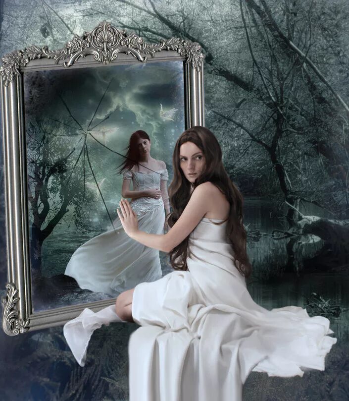Отражение в зеркале. Девушка в отражении зеркала. Фотосессия отражение в зеркале. Мистическое отражение в зеркале. Видеть свое отражение в зеркале во сне