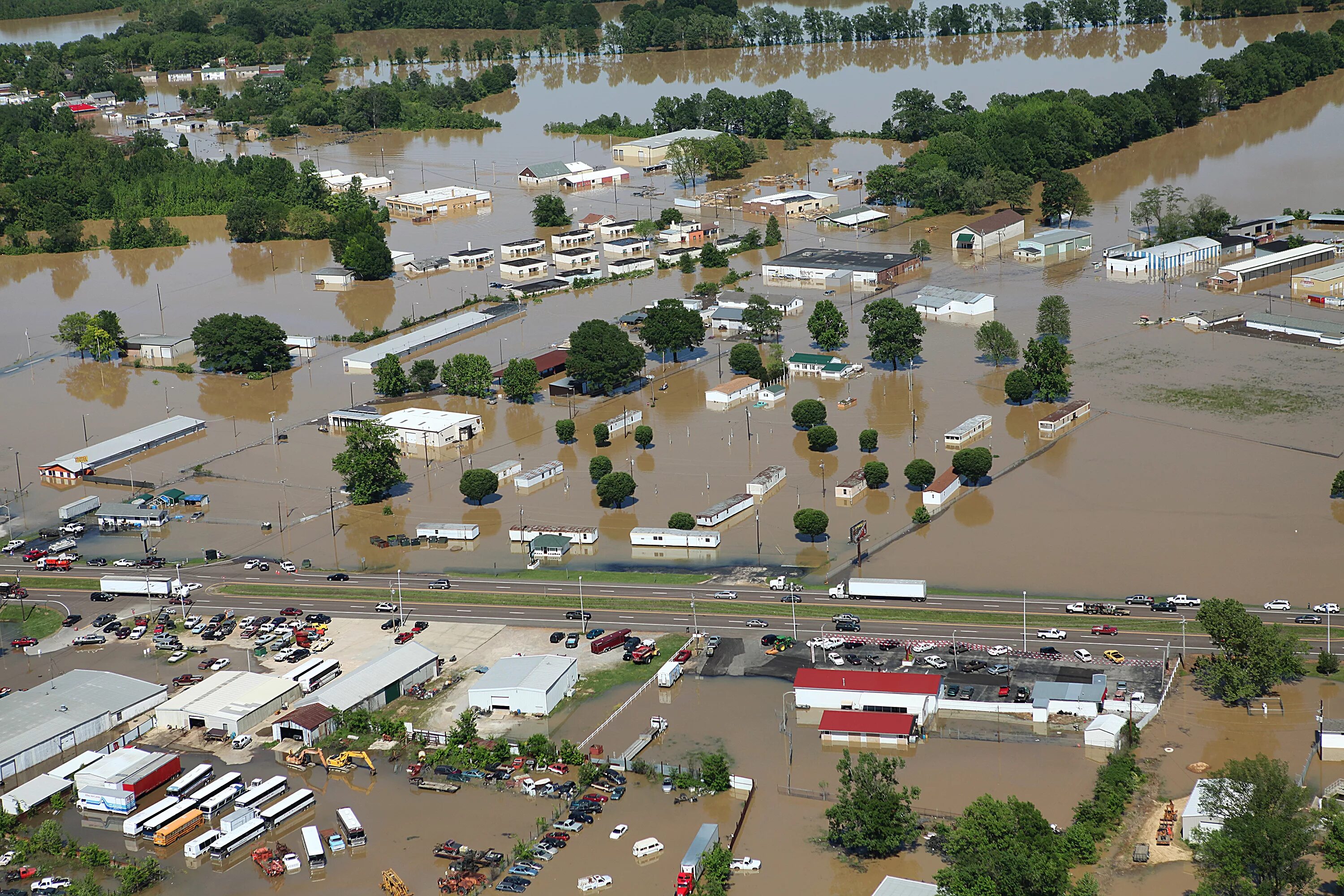 Flooding definition. Наводнение лисмор. flash flood. the dangers of flash flooding. mesh flooding.