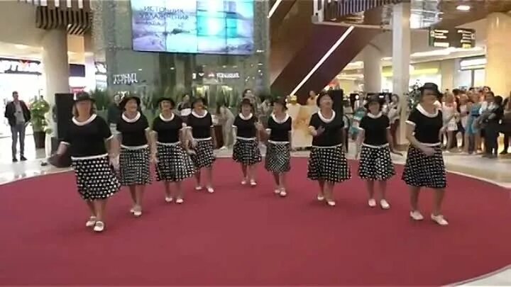 Танец бабушки заюшки. Видео бабушки заюшки. Танцы бабушек. Танец бабушки заюшки видео. Танец бабушки заиньки.