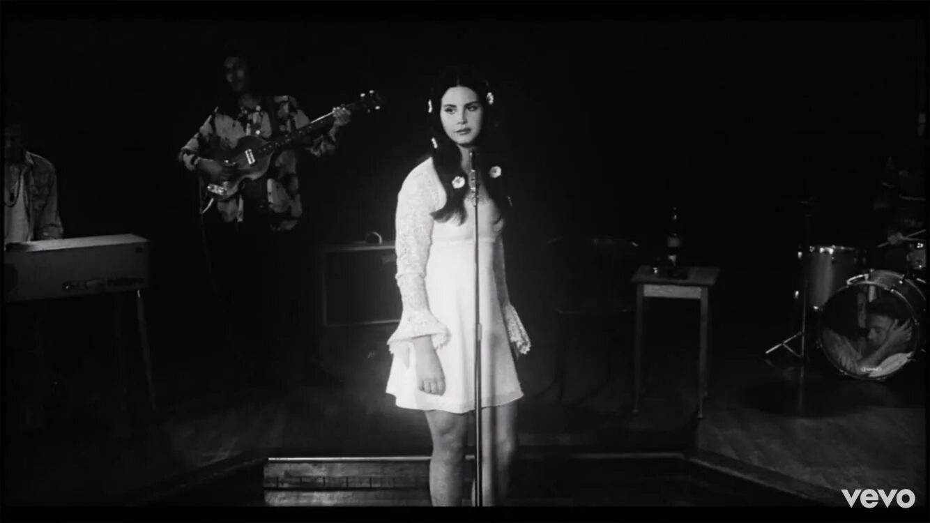 Rey_official. Love lana del rey обложка. I love lana del rey. Постер с ланой. Lana del ray love.
