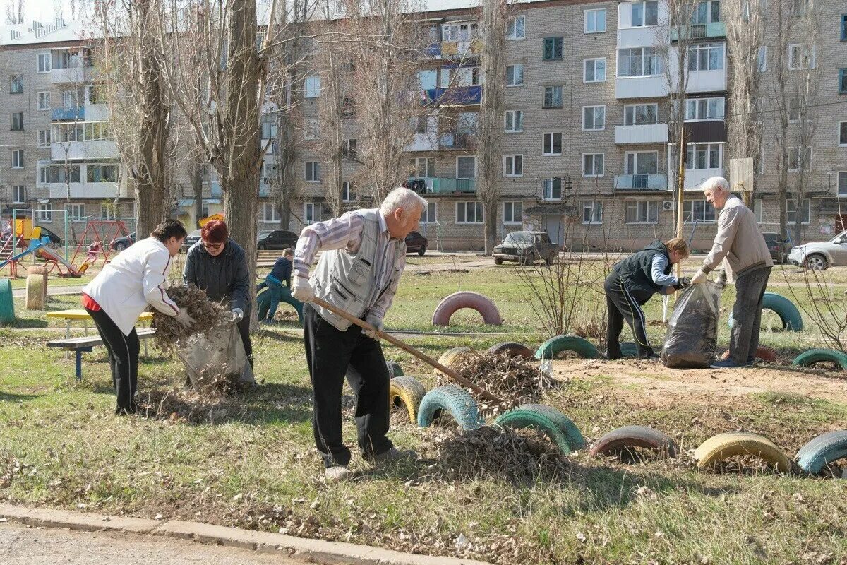 Https новости. Работник по озеленению Саратов. Апрель месячник по благоустройству. Криминал в городе Марксе.