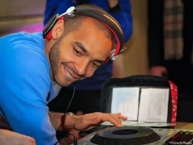 Dj mehdi. Dj mehdi. Dj mehdi смерть. Французский диджей. Dj mehdi.