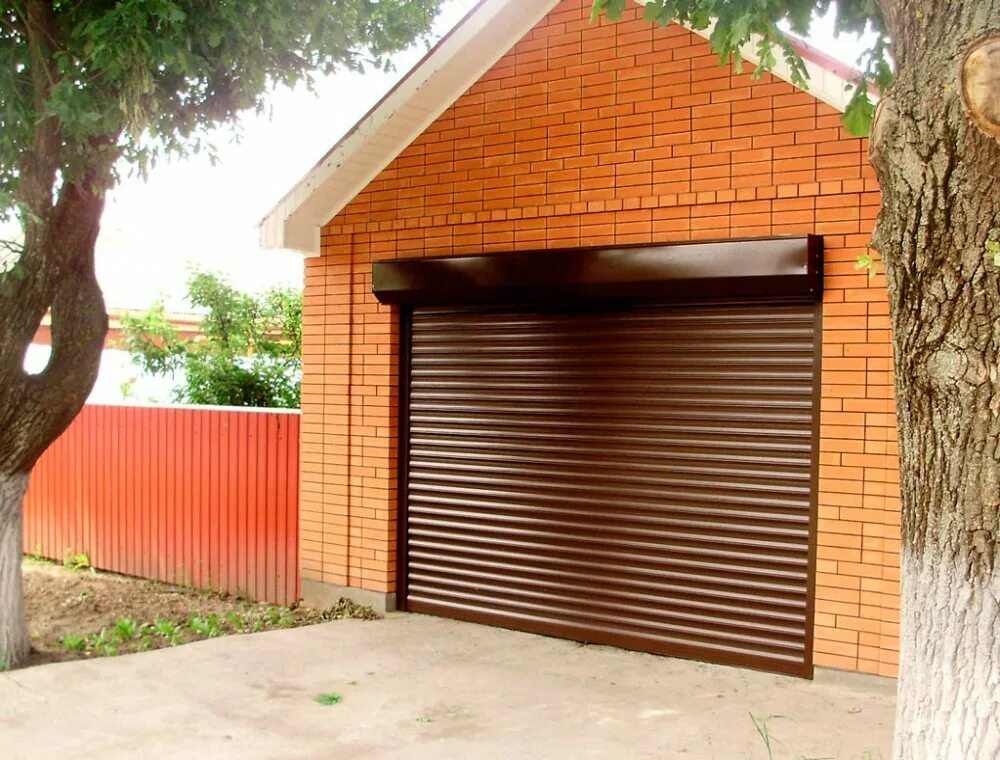 Ворота роллетные рулонные ворота. Рулонные ворота уличные alutex. Рольворота rhs75. Уличные рольворота дорхан. Alutech рольставни ворота.