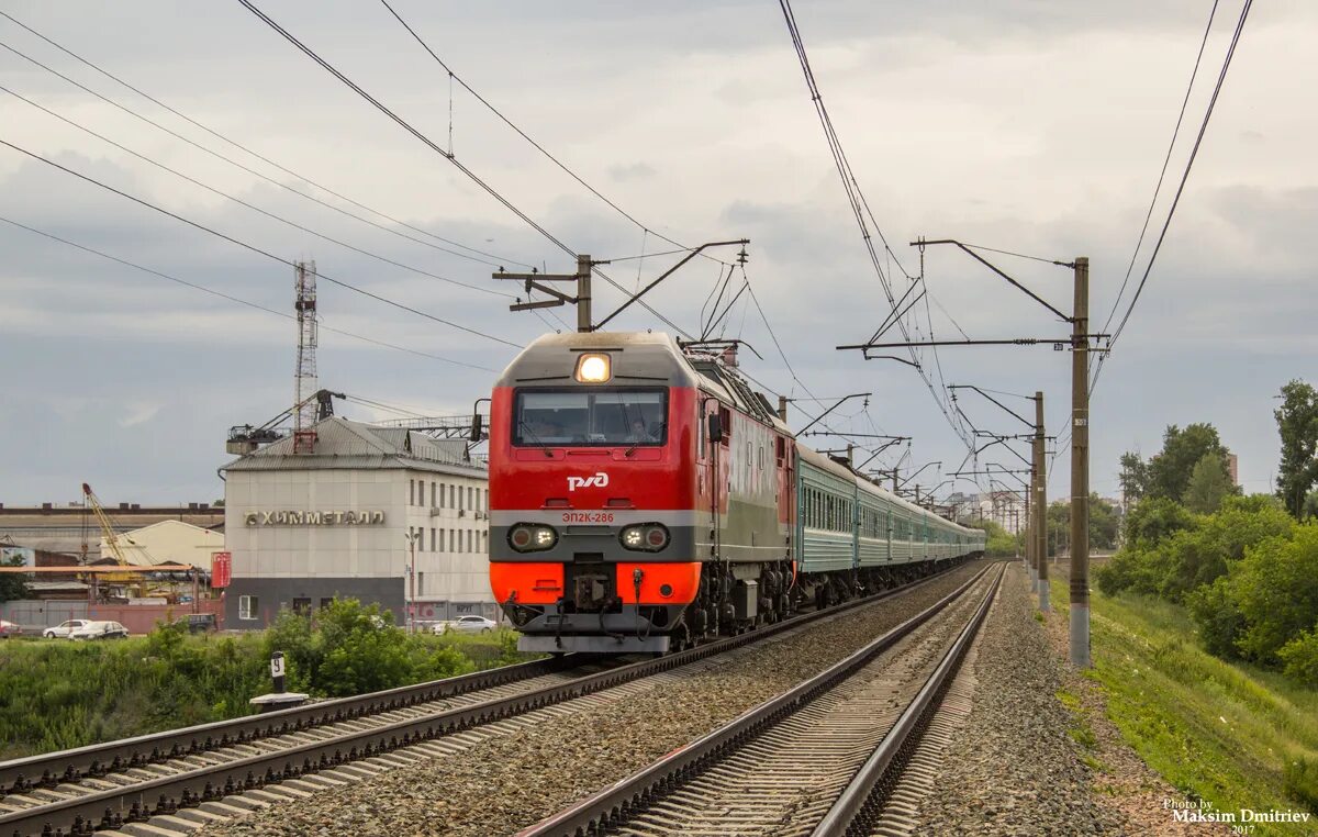 2тэ10у 462 с поездом №971 севастополь - волгоград. Поезд 301ц. Маршрутные доски пассажирских поездов. Скоростной поезд тулпар тальго прибыл в уральск. Поезд 301 новосибирск.