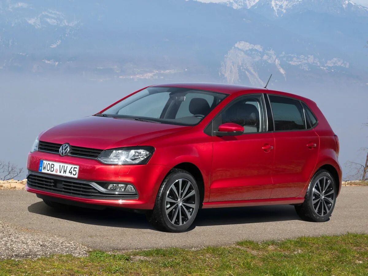 Автомобиль vw polo. Volkswagen Polo Hatchback 2014. Volkswagen Polo 2014 хэтчбек. Фольксваген поло 2009. Volkswagen Polo Hatchback 2016.