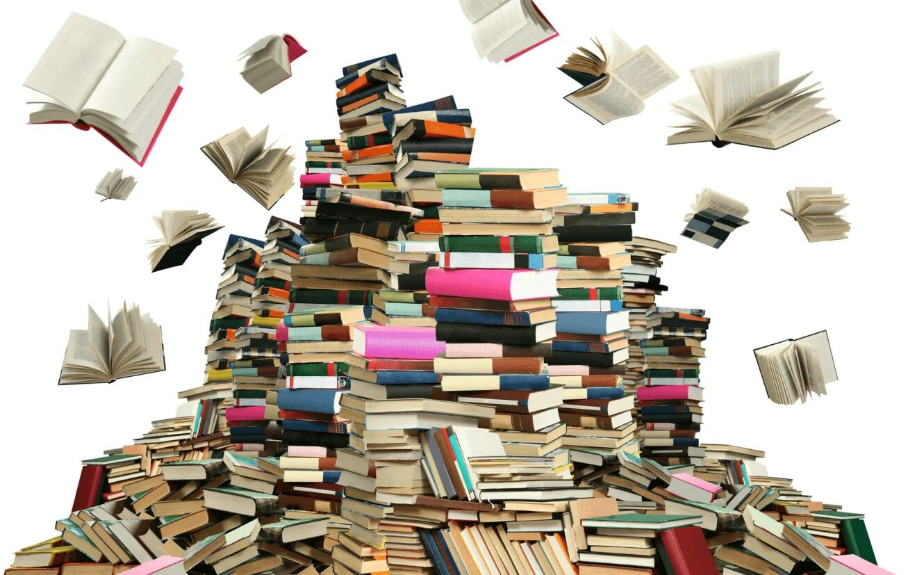 Материал книг. Куча книг. груда книг. гора книг на белом фоне. летающие книги.