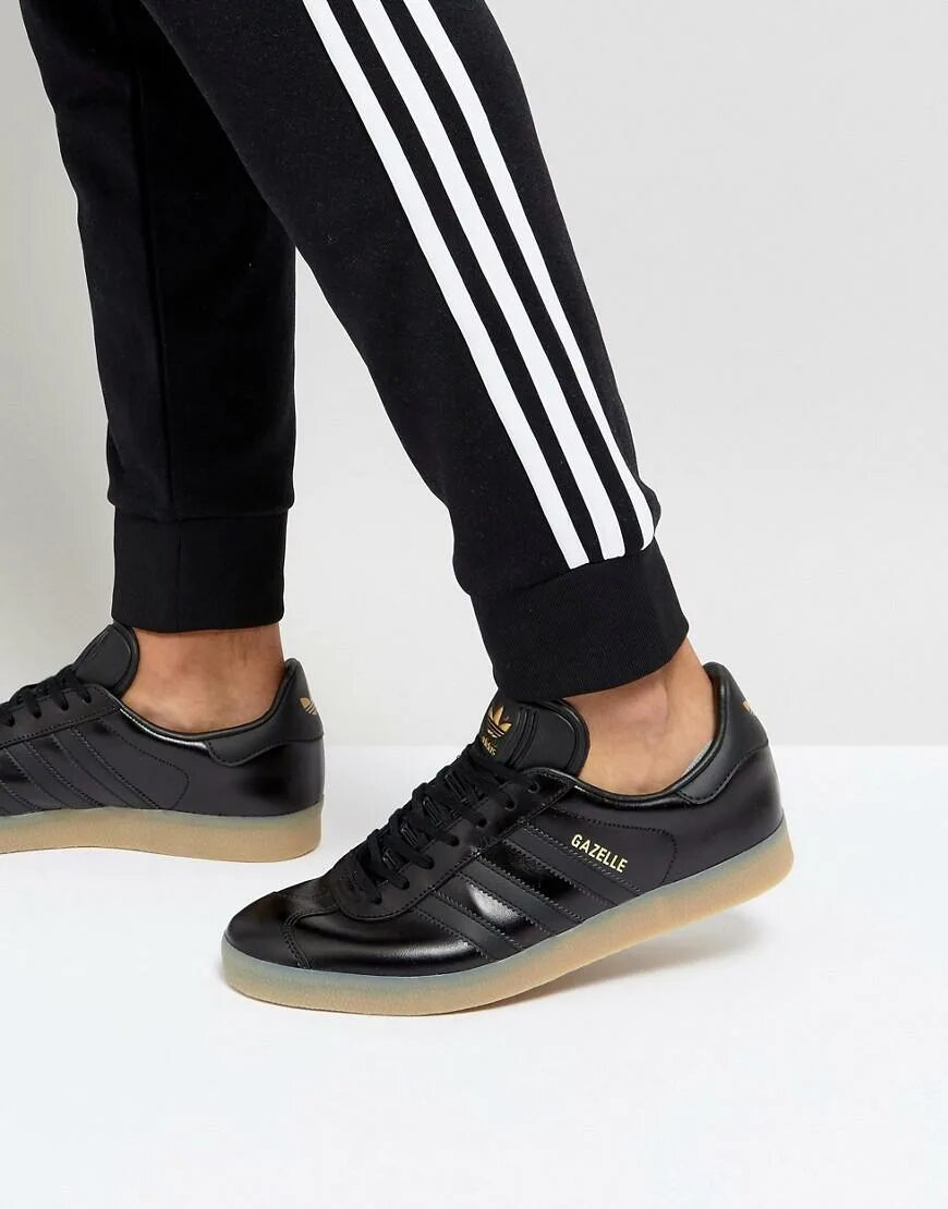 Черные кожаные адидас. Adidas Gazelle черные. Adidas Gazelle мужские черные кожаные. Мужские кроссовки adidas Originals Gazelle. Adidas Gazelle Original черные.