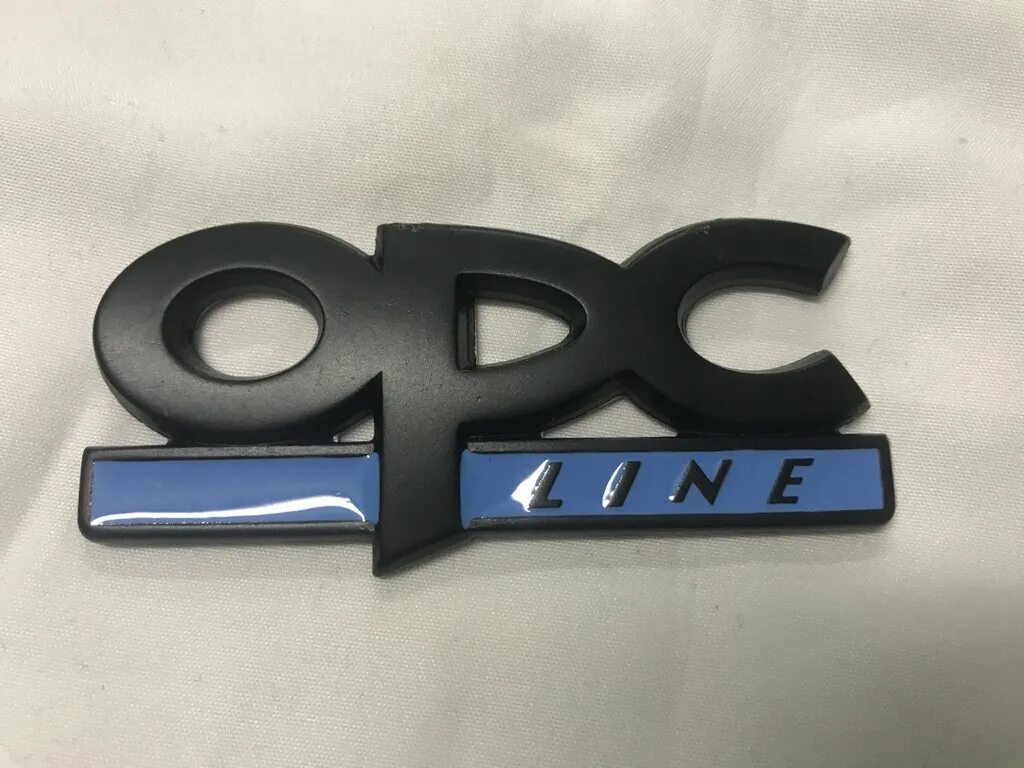 P p c line. Opc opel шильдик. opc line astra h gtc шильдики. opel vectra шильдик. опель астра j шильдик.