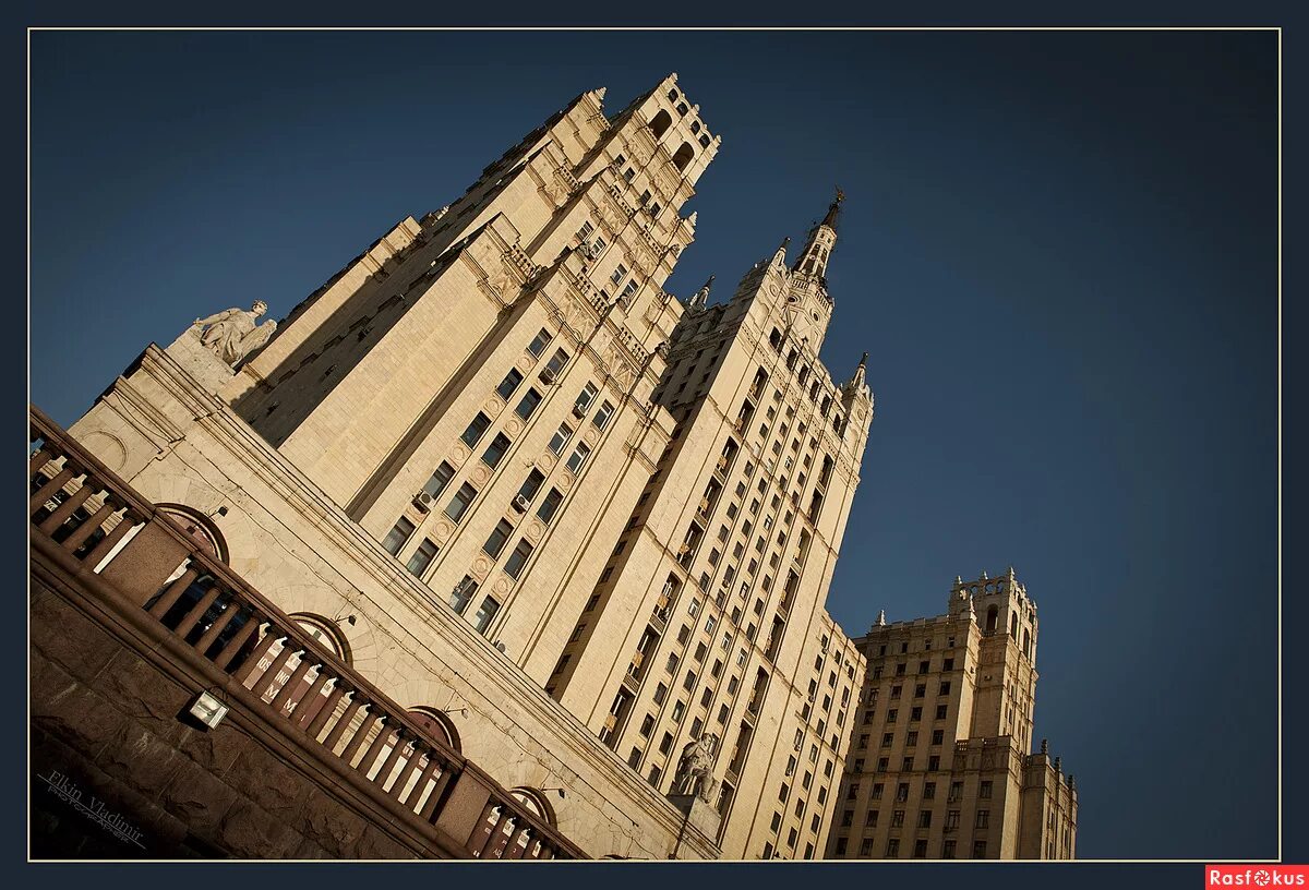 Сайт высотка. Высотка на площади восстания. сталинская высотка кудринская. высотный дом на площади восстания в москве. дом на кудринской площади.