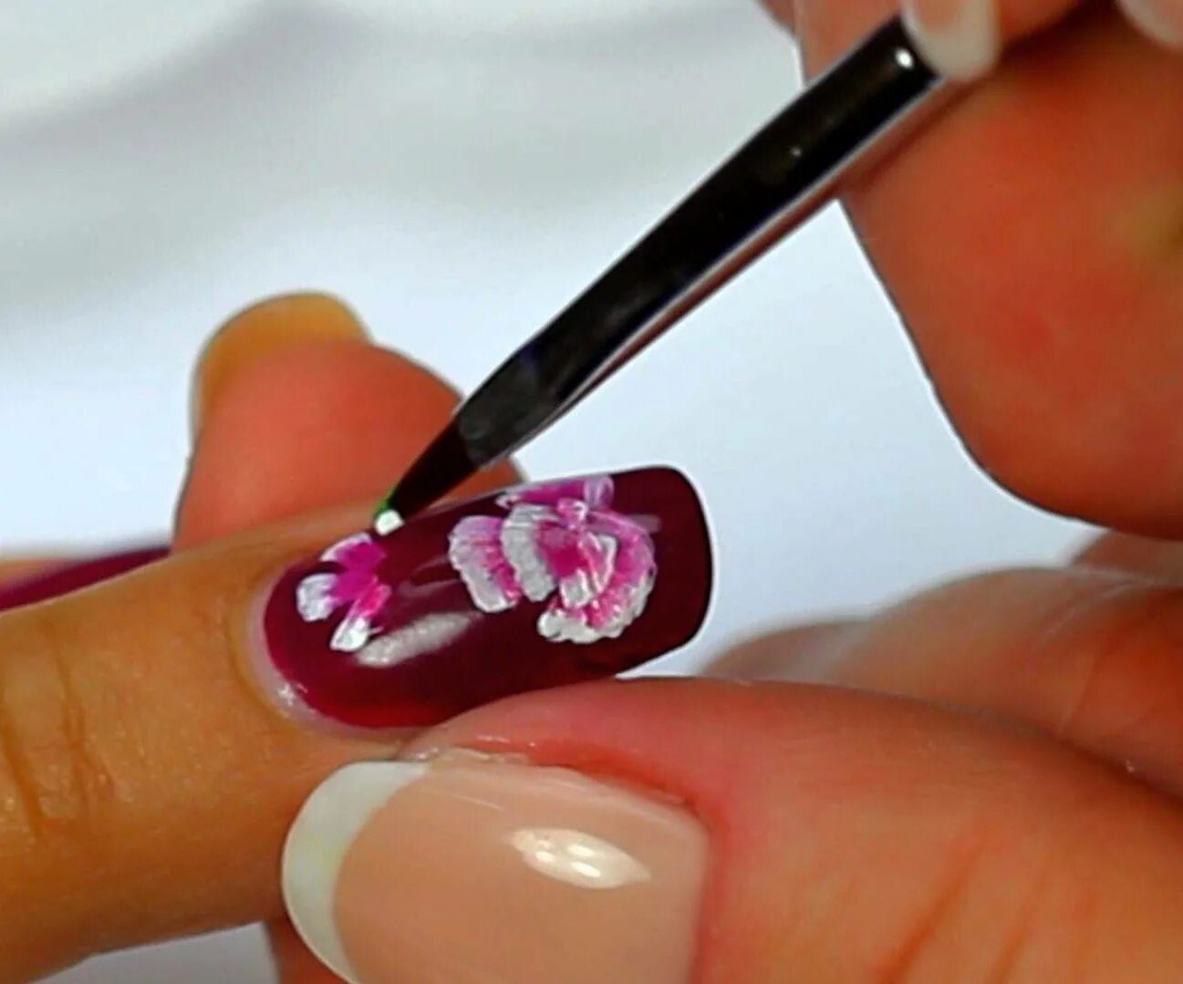 Painting nails. Рисование на ногтях. Маникюр акриловыми красками. Маникюр китайская роспись. Цветы акриловыми красками на ногтях.