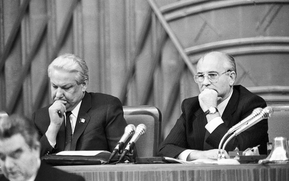 Председателем верховного совета рсфср был. Горбачев председатель верховного совета ссср. горбачев ельцин 1990. горбачев и ельцин 1991. горбачев гкчп.