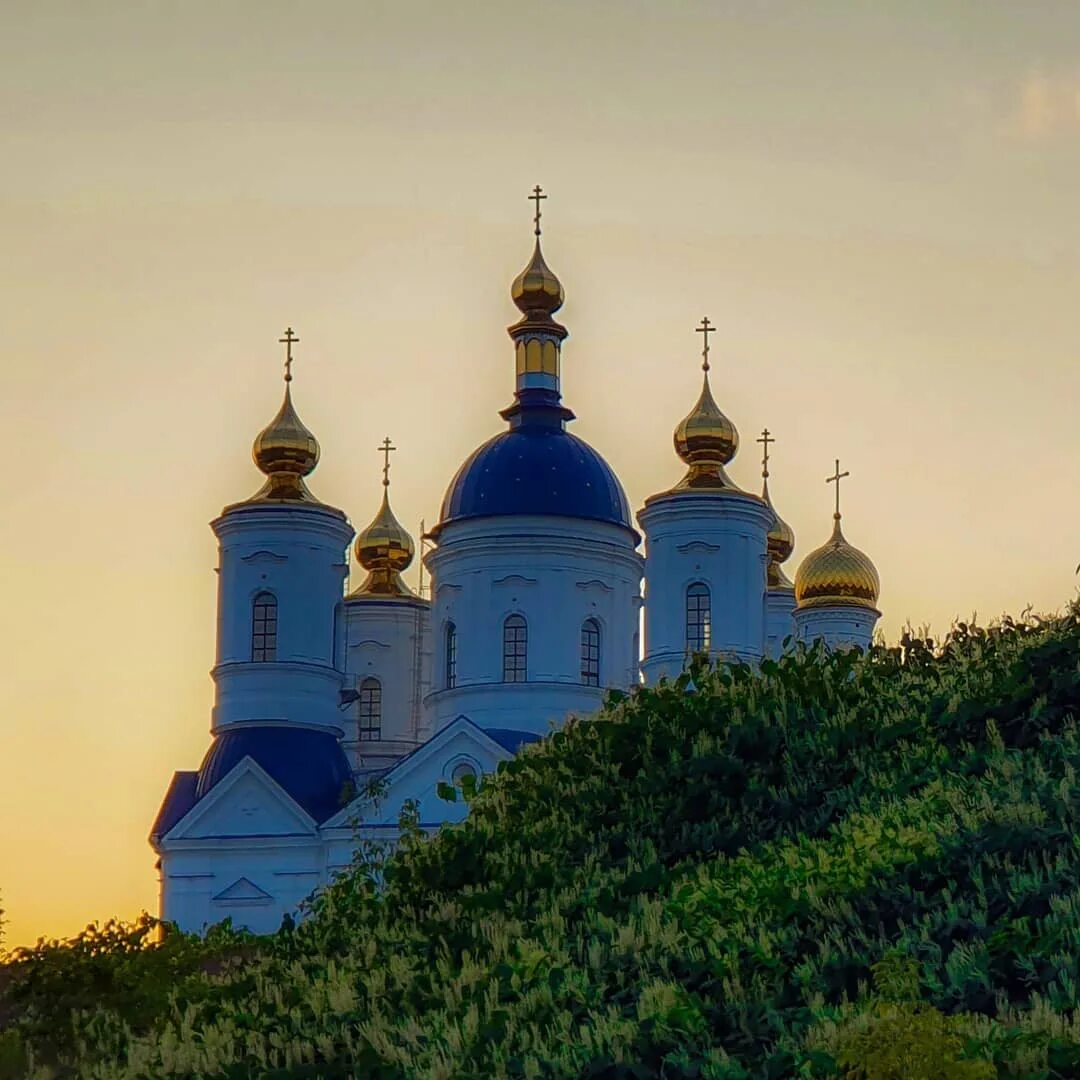 Свенский свято-успенский монастырь. Успенский собор свенского монастыря. Монастыри брянска. Свенский успенский монастырь супонево. Успенский собор свенского монастыря.