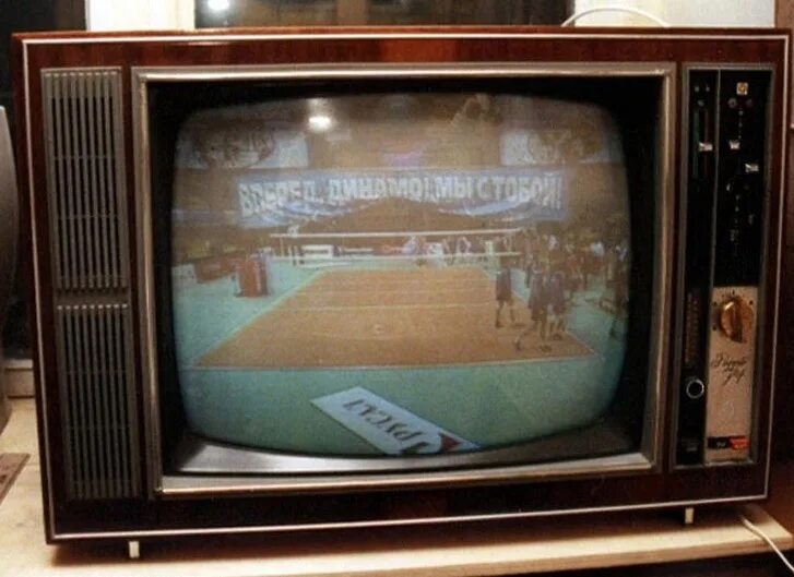 Куплю телевизор ташкент. Цветной телевизор Радуга 716д. Рубин ламповый телевизор 1967 года. Цветной телевизор Радуга ЦТ-1. Телевизор Радуга ц259.