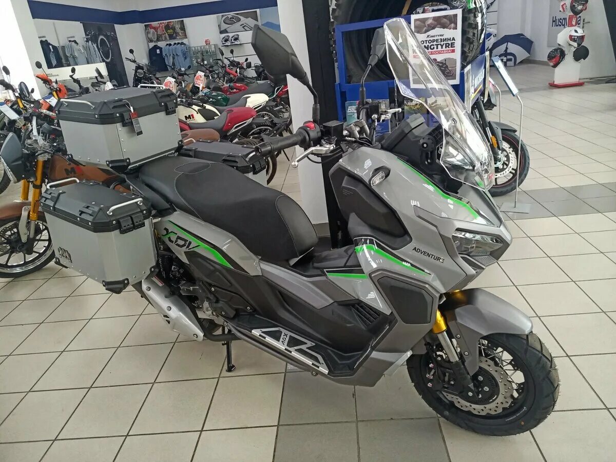 Скутер xdv. XDV 300i. Regulmoto XDV Adventure 300cc. Регулмото 300. Регулмото Атлет 2023 года 300.