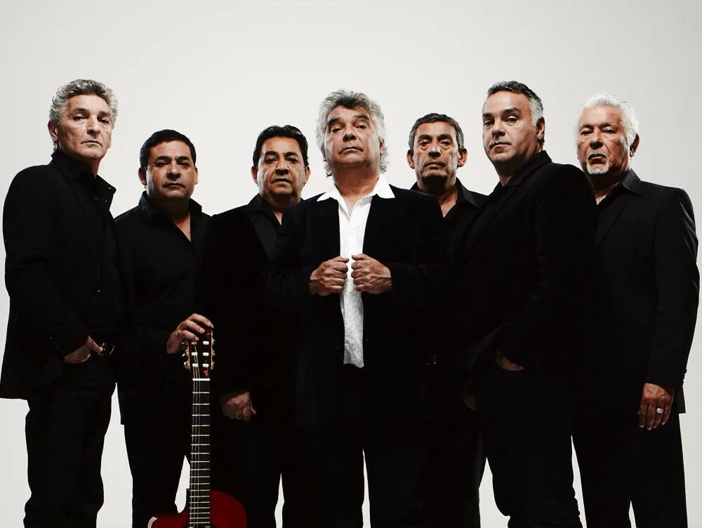 Volare gipsy kings. Volare gipsy kings. Послушать gipsy kings. Николя рейес джипси кингс. Послушать gipsy kings.