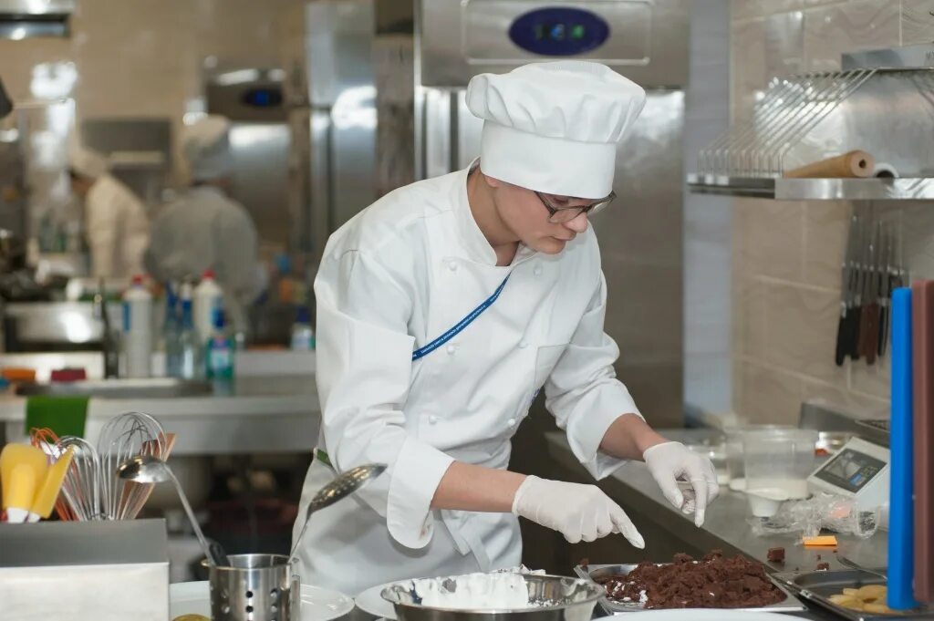 Повар представляет. Поварское дело worldskills 2025. worldskills russia поварское дело. ворлдскиллс повар кондитер. компетенция поварское дело ворлдскиллс 2025.