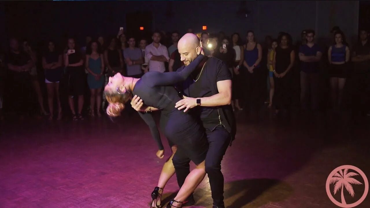 Бачата атака. Бачата атака. Жорж атака и таня ла алемана. Татьяна алемана джордж атака танцы. Таня алемана и хорхе атака.