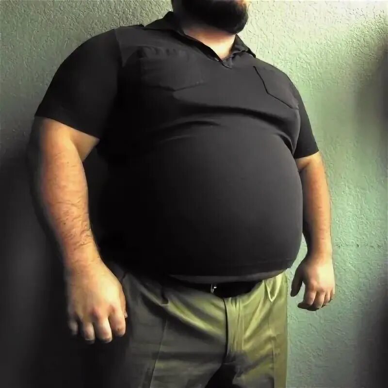Round belly. Чабби Бэлли man. Упитанный мужчина. Жирный мужик без футболки.