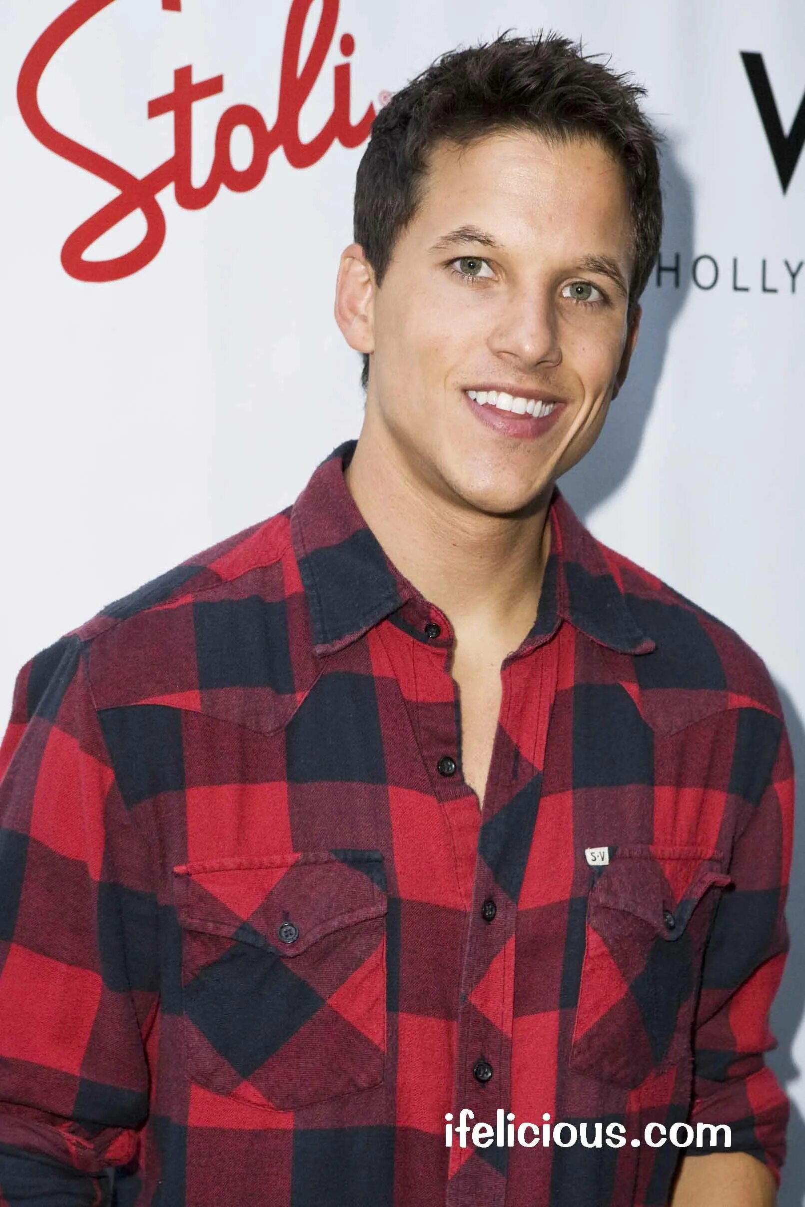 Mike c. Mike c. Майк к. Майк к мэннинг в волчонке. Майк мэннинг фото.