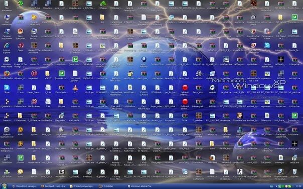 Папка на экране компьютера. Экран компьютера с ярлыками. Много значков на рабочем столе. Рабочий стол с ярлыками игр.