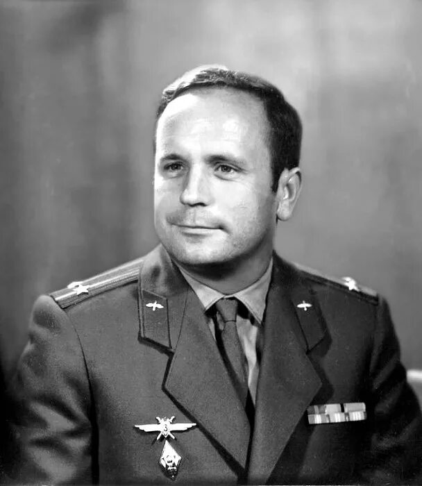 Космонавты кубани горбатко. Кубанский космонавт горбатко. Космонавт ссср дважды герой горбатко. Горбатко космонавт. Космонавт ссср дважды герой горбатко.
