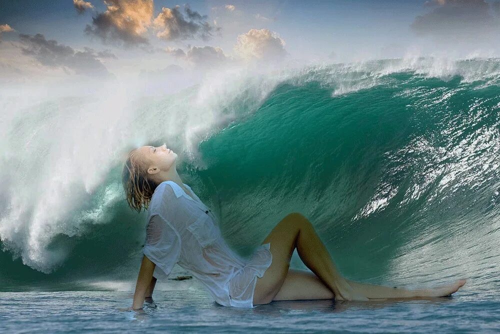 Морем давай мы будем морем. Летом на море. Море горизонт. Девушка-море. Роб гонсалвес художник.