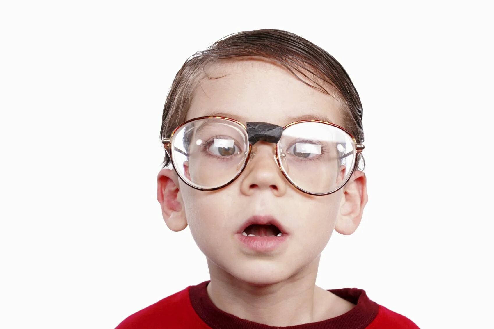 Плохо вижу читать. Дети в очках. Мальчик с очками. Детские очки для зрения. Дети в очках для зрения.