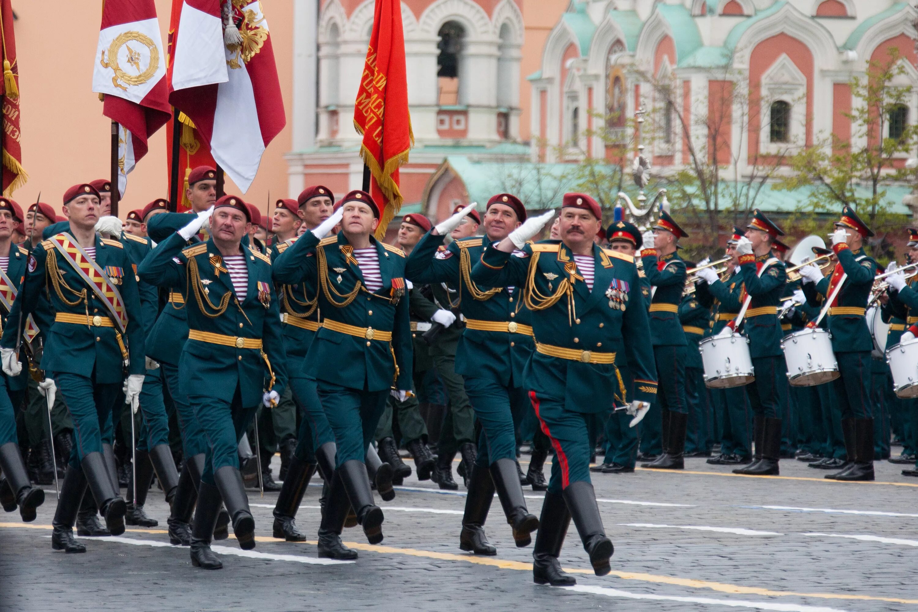 Национальная гвардия телефон. Войска национальной гвардии Российской Федерации армия. ВВ на параде. Гвардейцы России. Парад внутренних войск.