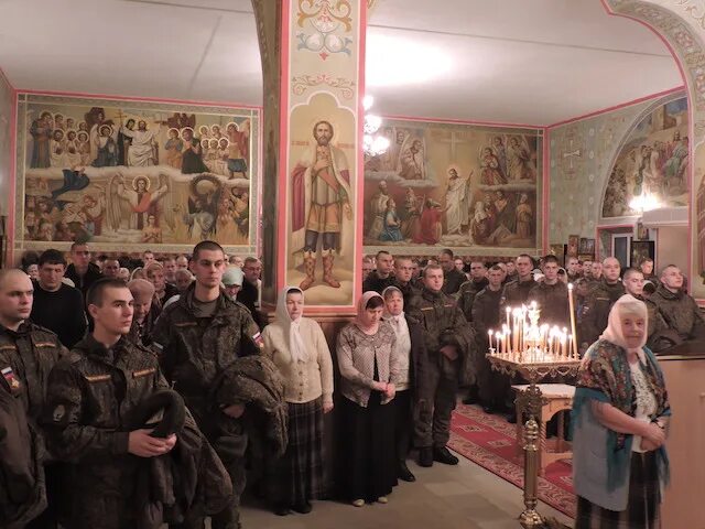 Храм в селе ближняя полубянка. Тропарь крещению господню глас 1. Водам освящается естество. Глас господень на водах. Глас господень на водах.